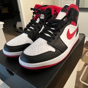 Air Jordan 1 Mid’Black Gym Red’ - BRAND NEW - NEVER WORN